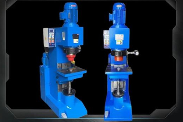 鉚頭不轉(zhuǎn)？可能使用的是徑向鉚接機(jī)！ 圖2