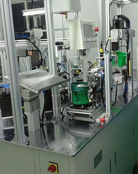 自動送料鉚接機主要組成結(jié)構(gòu)有哪些？