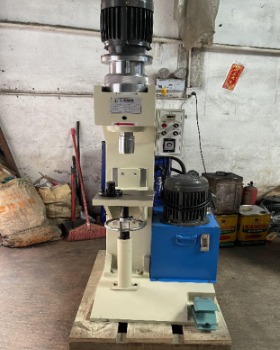 浙江鉚接機(jī)廠家進(jìn)行選擇時(shí)應(yīng)該注意哪些問(wèn)題？