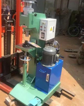 油壓鉚接機(jī)和液壓鉚接機(jī)的相同點和不同點