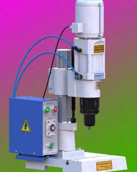 液壓鉚接機(jī)安全操作注意事項