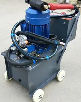 如何確保液壓鉚接機(jī)的鉚接質(zhì)量？先選對(duì)設(shè)備！